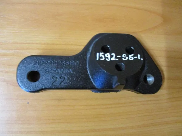 Кронштейн подвески двигателя (ширина переднего края шасси 1140 mm) левый