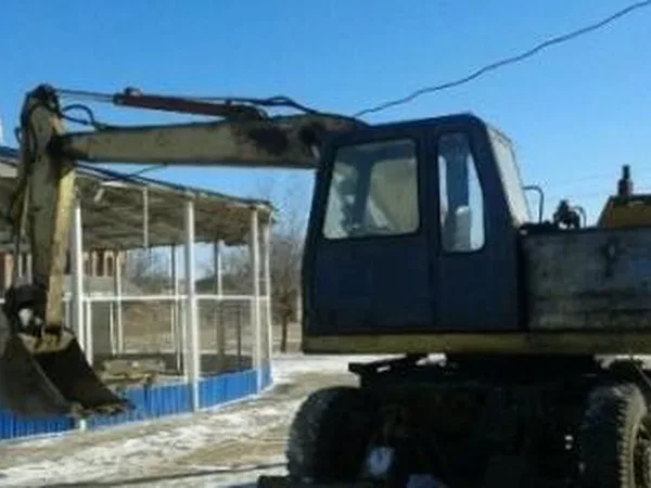 Колесный экскаватор ТВЭКС ЕК-12