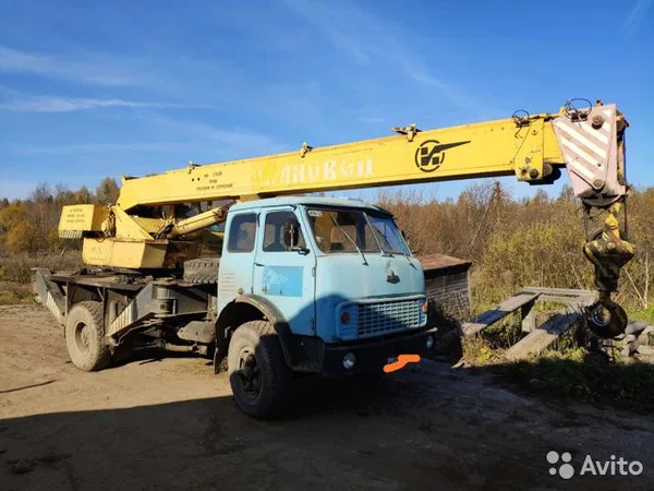 Автокран Ивановец КС-3577-3-1 на шасси МАЗ