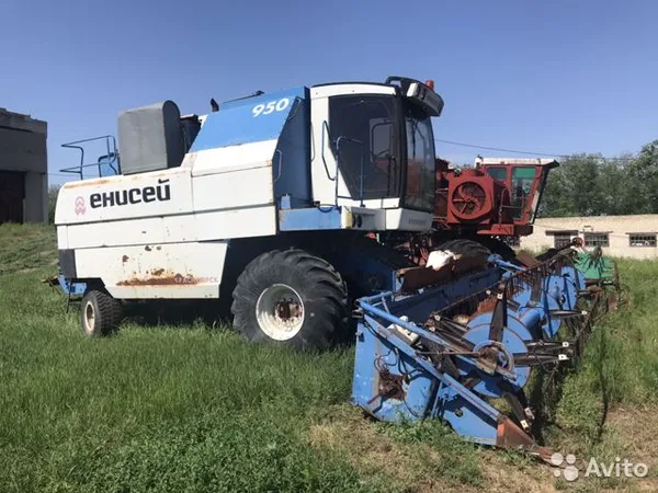 Зерноуборочный комбайн КЗК Енисей 950