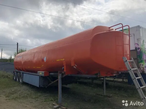 Полуприцеп бензовоз