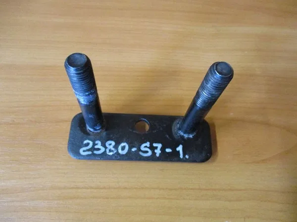 Крепежная планка кронштейна топливного бака  B=76 mm C=90 mm