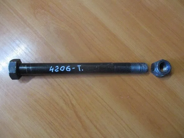 Болт M22*240 с шестигравнной головкой, длина резьбы 70 mm прочность 8,8 с гайкой