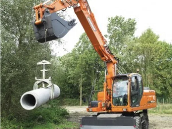 Колесный экскаватор Doosan DX210W