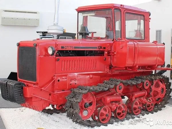 Гусеничный бульдозер ВгТЗ ДТ-75