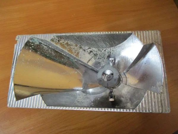 Отражатель фары правой