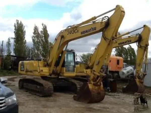 Гусеничный экскаватор Komatsu PC220-8