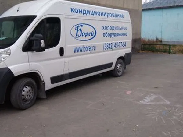 Цельнометаллический фургон Peugeot Boxer