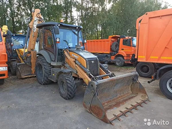 Экскаватор-погрузчик Case 570 ST