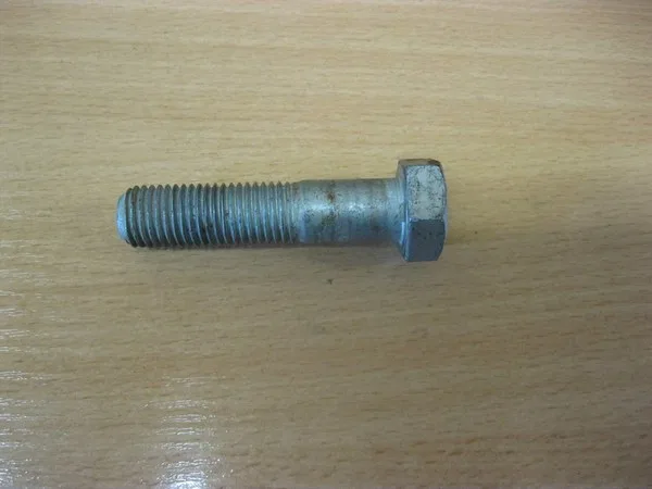 M16*70 болт с шестигранной головкой,длиннарезьбы 45 мм,прочность 12,9