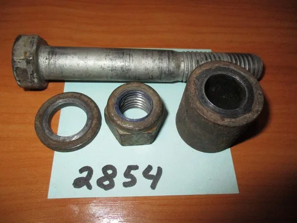 Болт с шестигранной головкой M18*120 ( комплект крепления с втулкой, шайбой и гайкой )