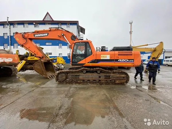 Гусеничный экскаватор Doosan Solar 420LC-V