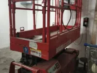 Ножничный подъемник Manitou