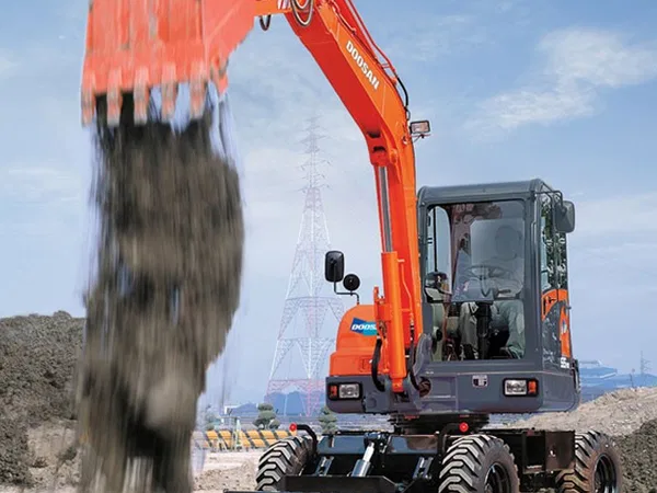 Колесный экскаватор Doosan DX55W