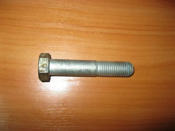Болт с шестигранной головкой M16*85  длина резьбы 40 mm прочность 10,9 (крепление тяг стабилизатора)