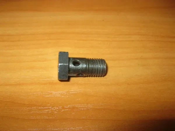 Полый болт M12*24*1.5 диаметр 8 mm