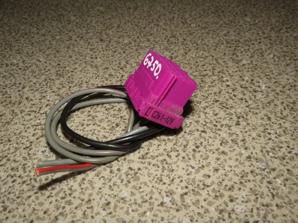 Корпус разъема C261-12V  (мама)