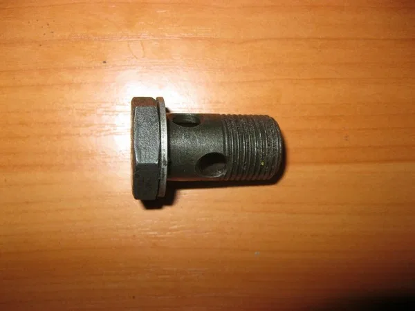 Полый болт M18*32 с уплотнительной шайбой