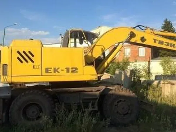 Колесный экскаватор ТВЭКС ЕК-12