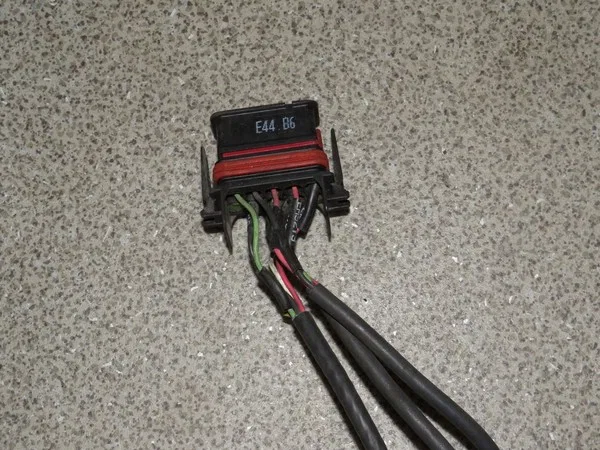 Корпус элеткроразъема E44 B6 (Мама)