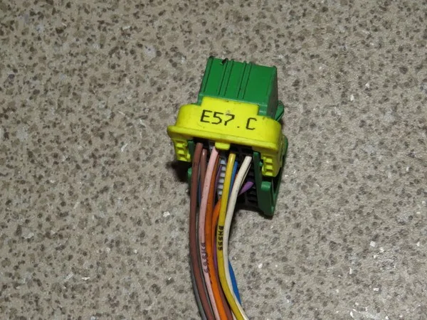 Корпус электроразъема E57 C (Мама)