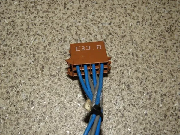 Корпус электроразъема E33.B (мама)