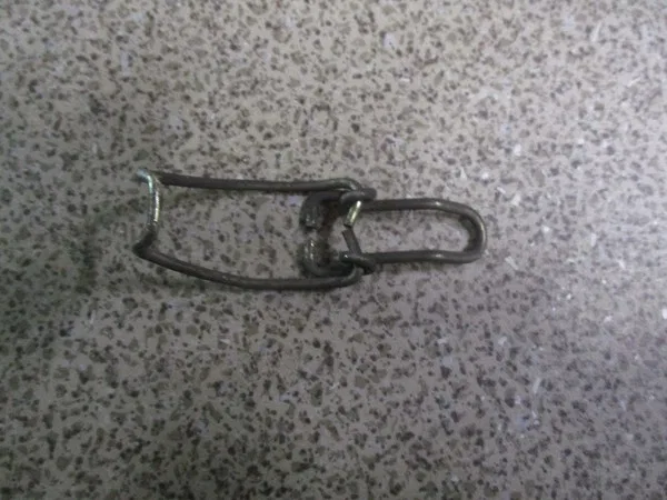 Защёлка крышки корпуса воздушного фильтра