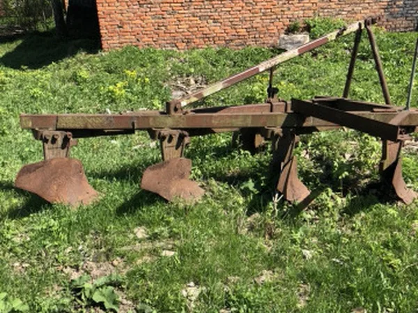 Плуг для дт-75 и дт 150