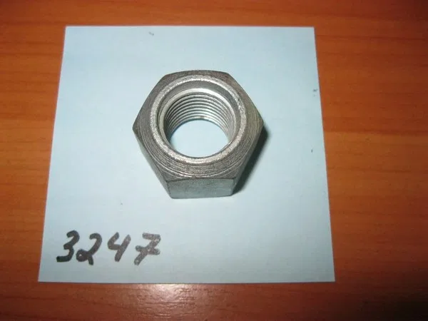 Колесная гайка M22