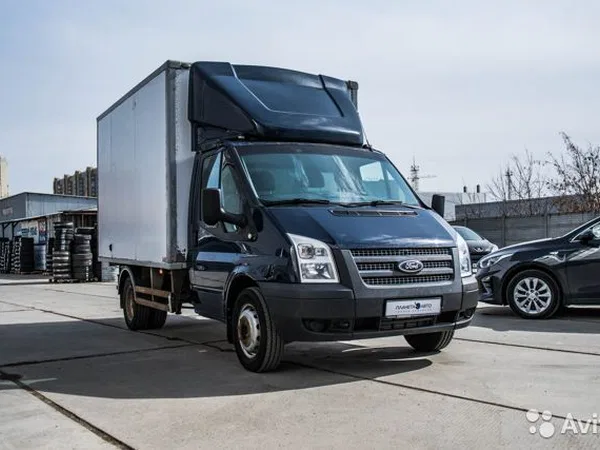 Промтоварный фургон Ford Transit
