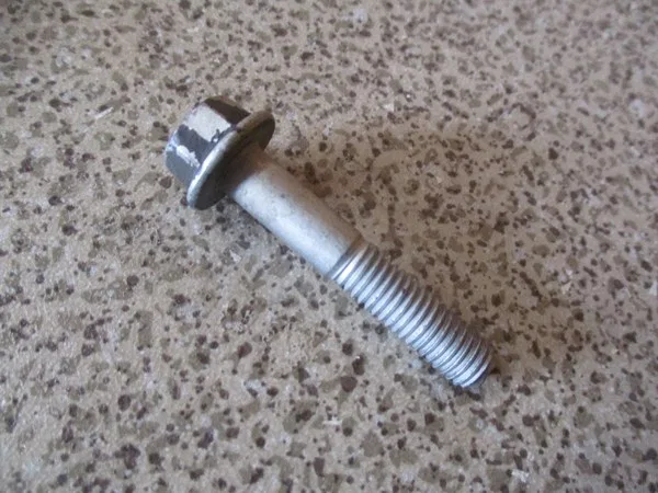 Фланцевый болт M8*45 длина резьбы 25 mm прочность 8,8