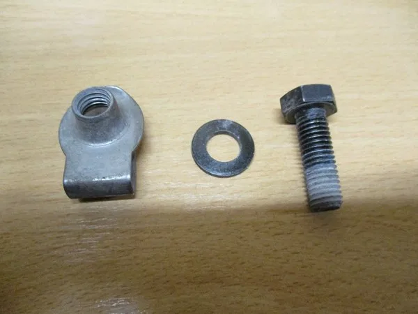 Болт M10*30 ( крепежный комплект с шайбой и спец .гайкой) резьба по всей длине, прочность 8,8