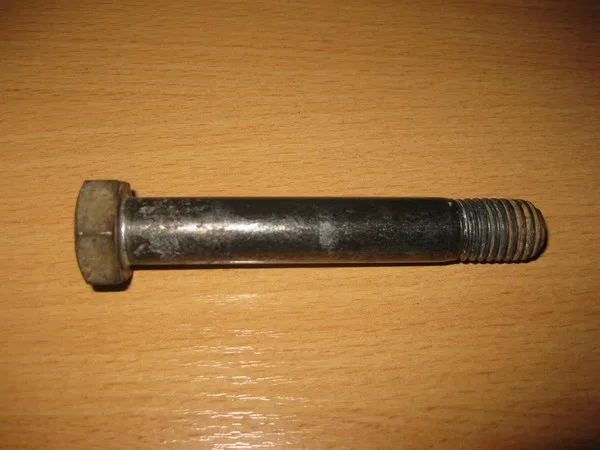 Болт с шестигранной головкой M14*89, длина резьбы 20 мм, прочность 8.8