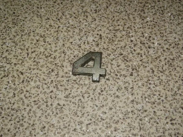 Значок 4