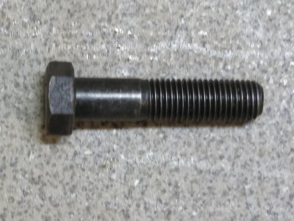 Болт с шестигранной головкой M16*70 длина резьбы 45 mm прочность 8,8