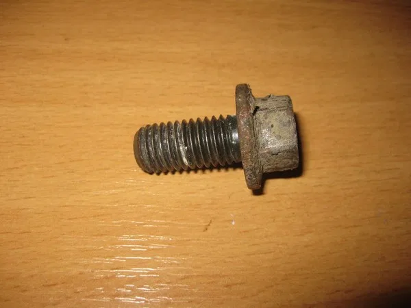 Фланцевый болт M12*25 с резьбой по всей длине, прочность 8.8