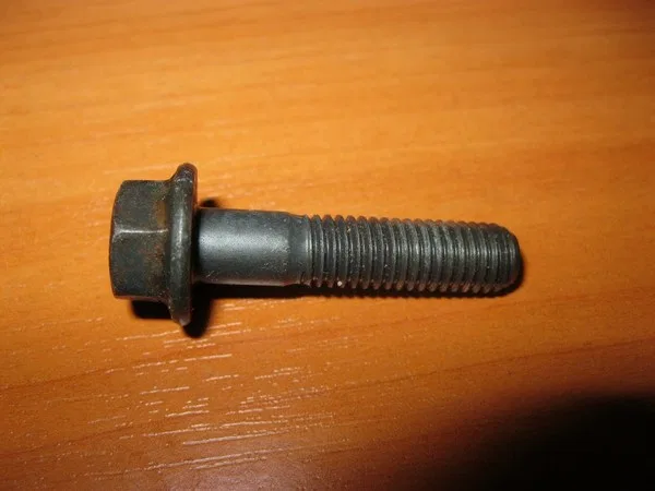 Болт фланцевый M8*35*1.25 длина резьбы 25 mm, прочность 8,8