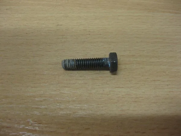 Болт M6*25 с шестигранной головкой ,резьба повсей длине ,прочность 8,8