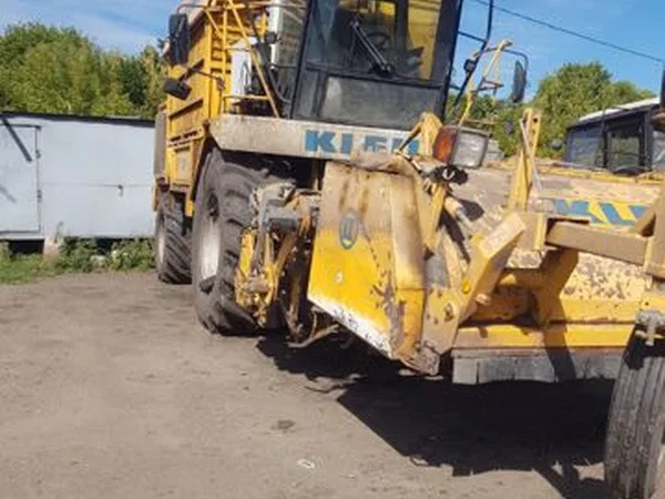 Свеклоуборочный комбайн Franz Kleine SF 10 02