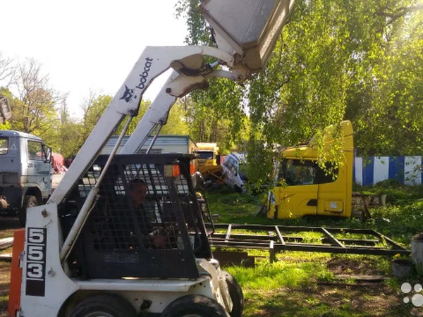 Мини-погрузчик Bobcat 553