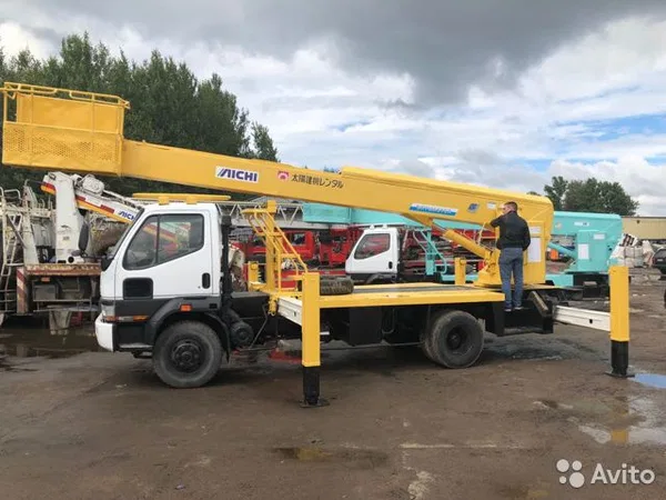 Автовышка Mitsubishi Fuso Fighter с АГП Aichi 28 метров