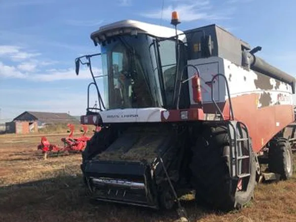 Зерноуборочный комбайн Ростсельмаш ACROS 530