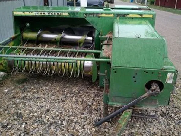 Пресс-подборщик John Deere 332