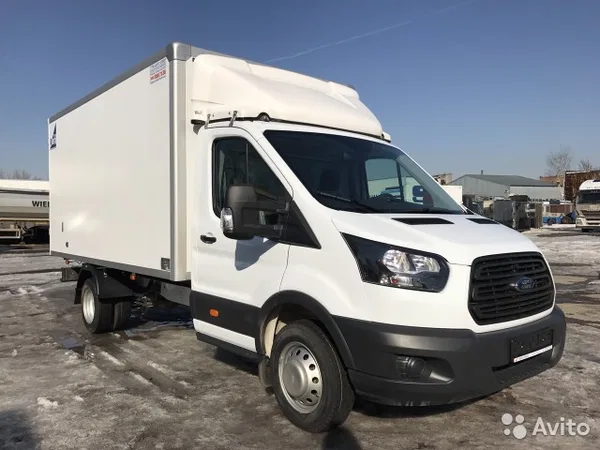 Промтоварный фургон Ford Transit 470