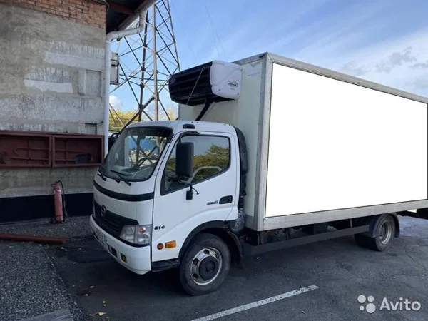 Рефрижераторный фургон Hino 300