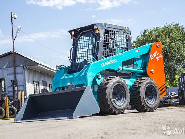 Мини-погрузчик SunWard SWL3210