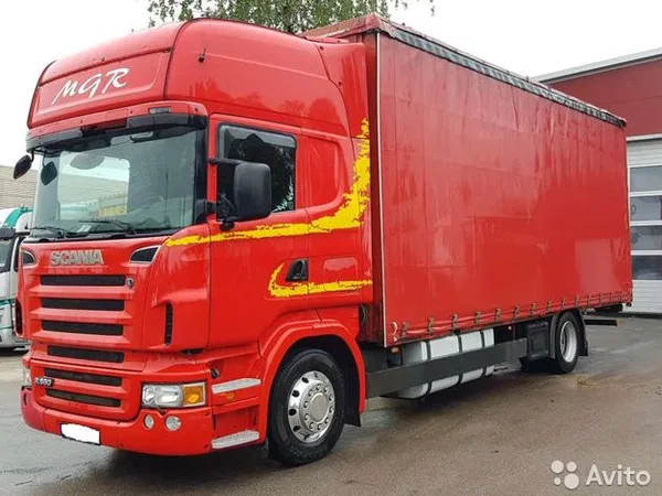 Тентованный грузовик Scania R560