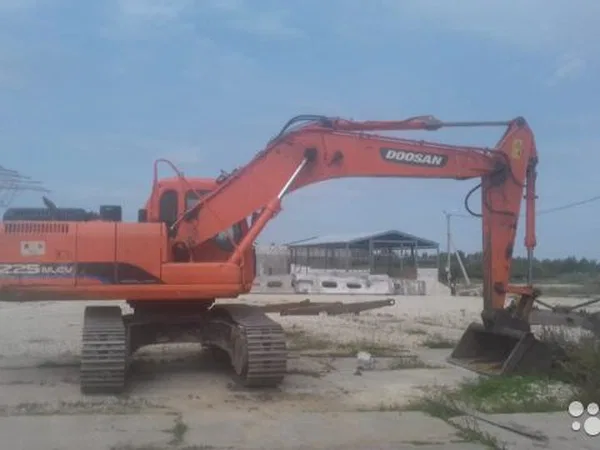 Гусеничный экскаватор Doosan Solar 225NLC-V