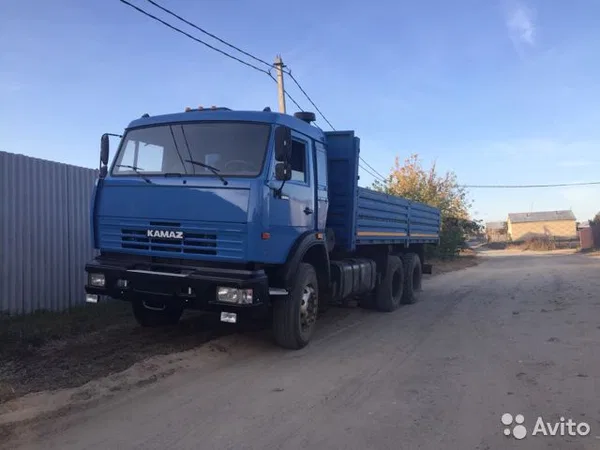 Бортовой грузовик КамАЗ 53215