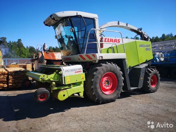 Кормоуборочный комбайн Claas Jaguar 810